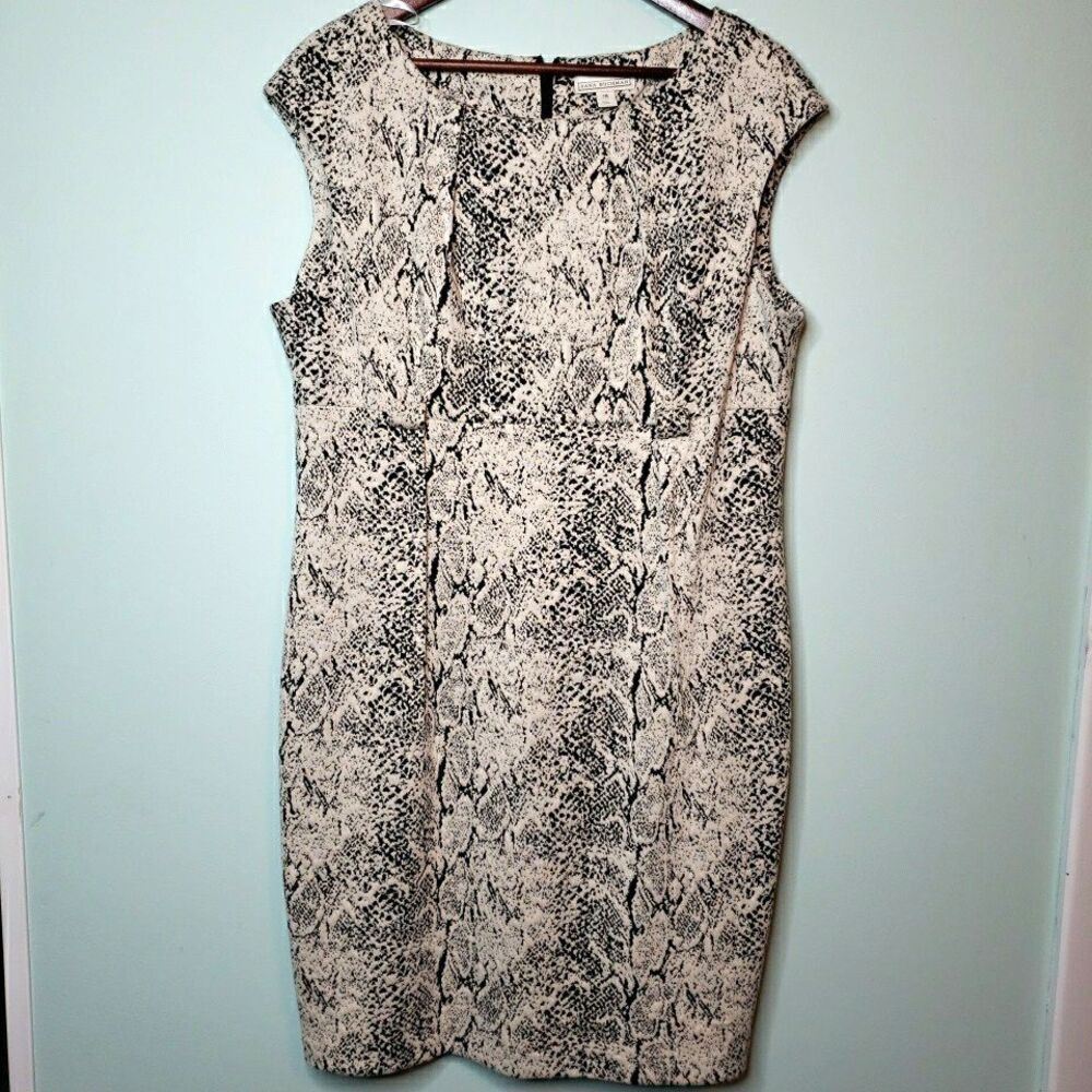 Dana Buchman Knee Length Dress Sleeveless Stretch Sheath Womens Sz 16 Snakeskin